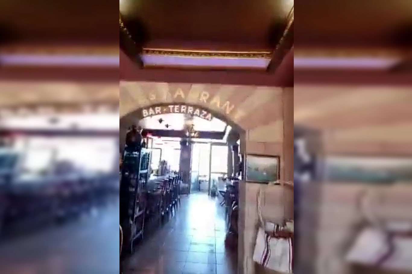 Fransa'da bir kadın başörtülü olduğu için restorana alınmadı Fransa'da bir kadın başörtülü olduğu için restorana alınmadı